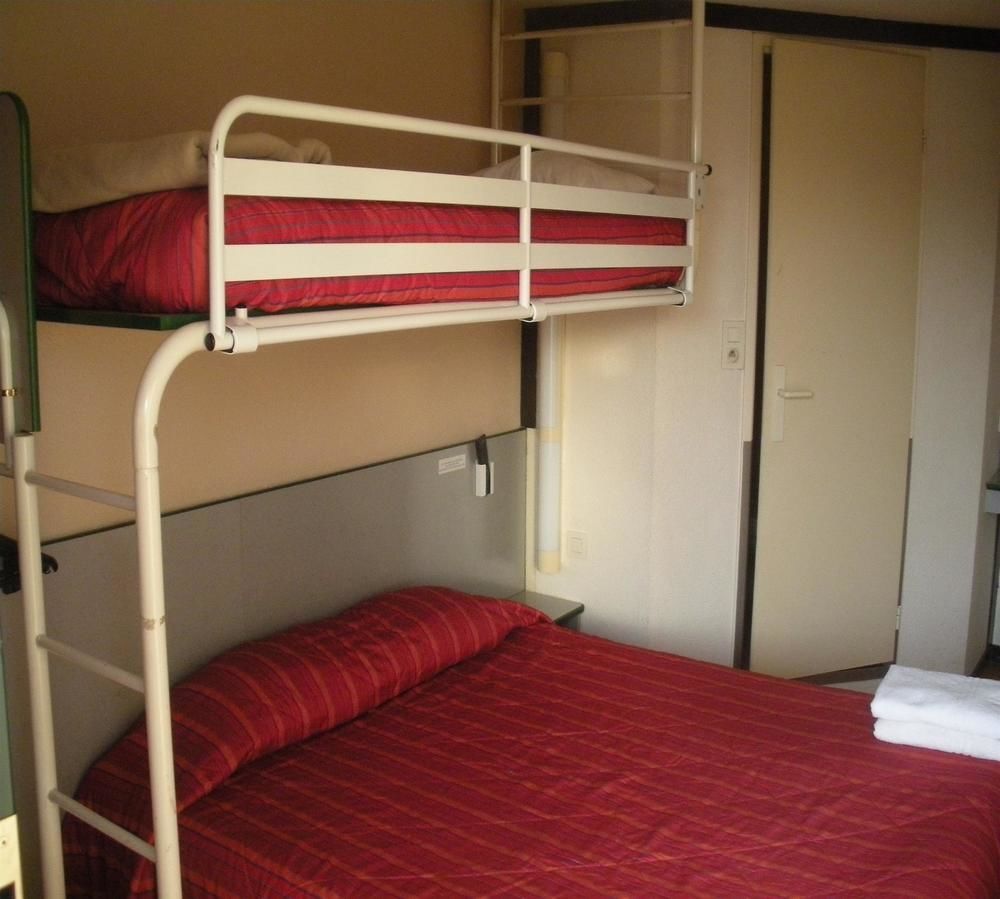 ホテル プルミエール クラッセ エヴルー エクステリア 写真 A bunk bed